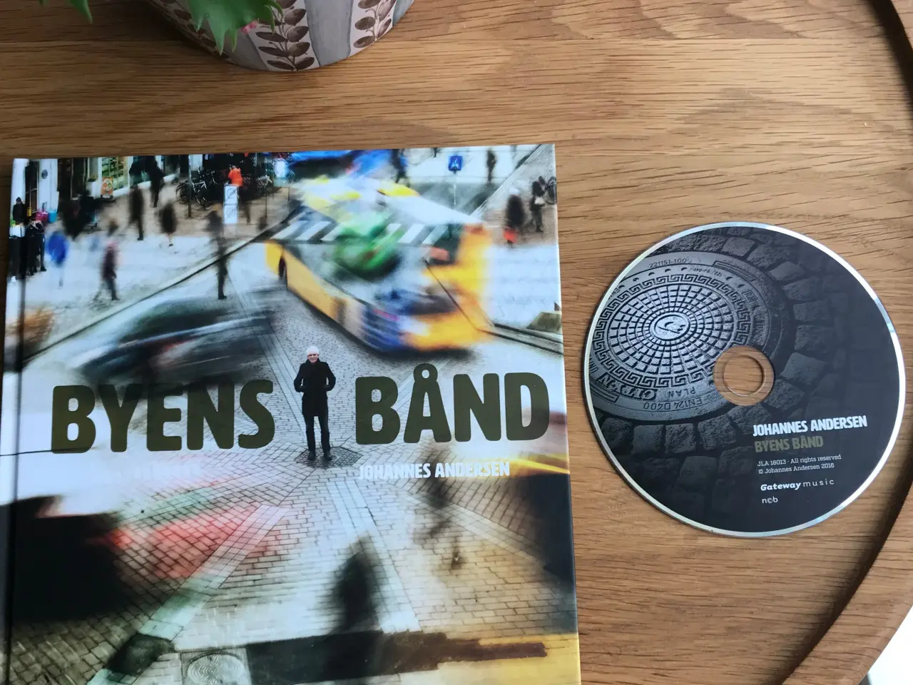 Billede 1 - Byens Bånd af Johannes Andersen