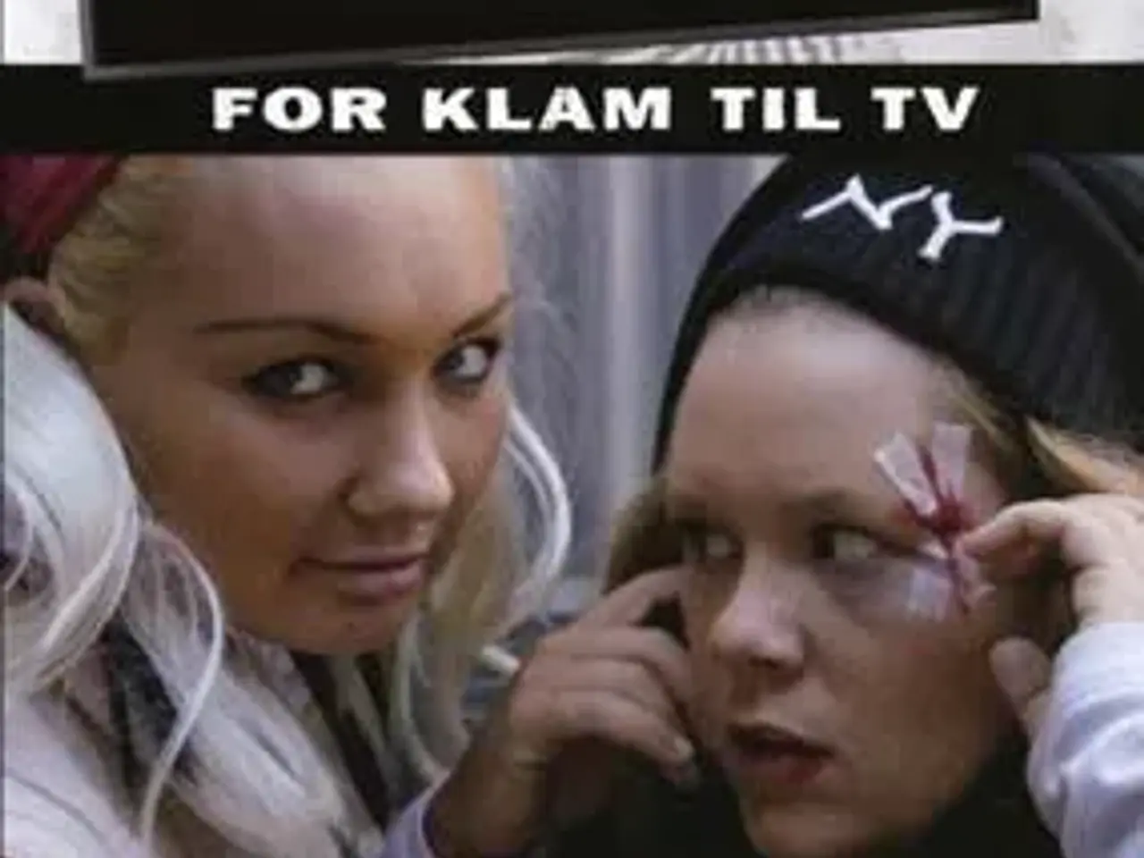 Billede 1 - Piger på prøveløsladelse FOR KLAM TIL TV