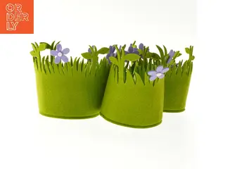 Filt kurve med blomsterdesign fra Flying Tiger (str. 13x17 cm)