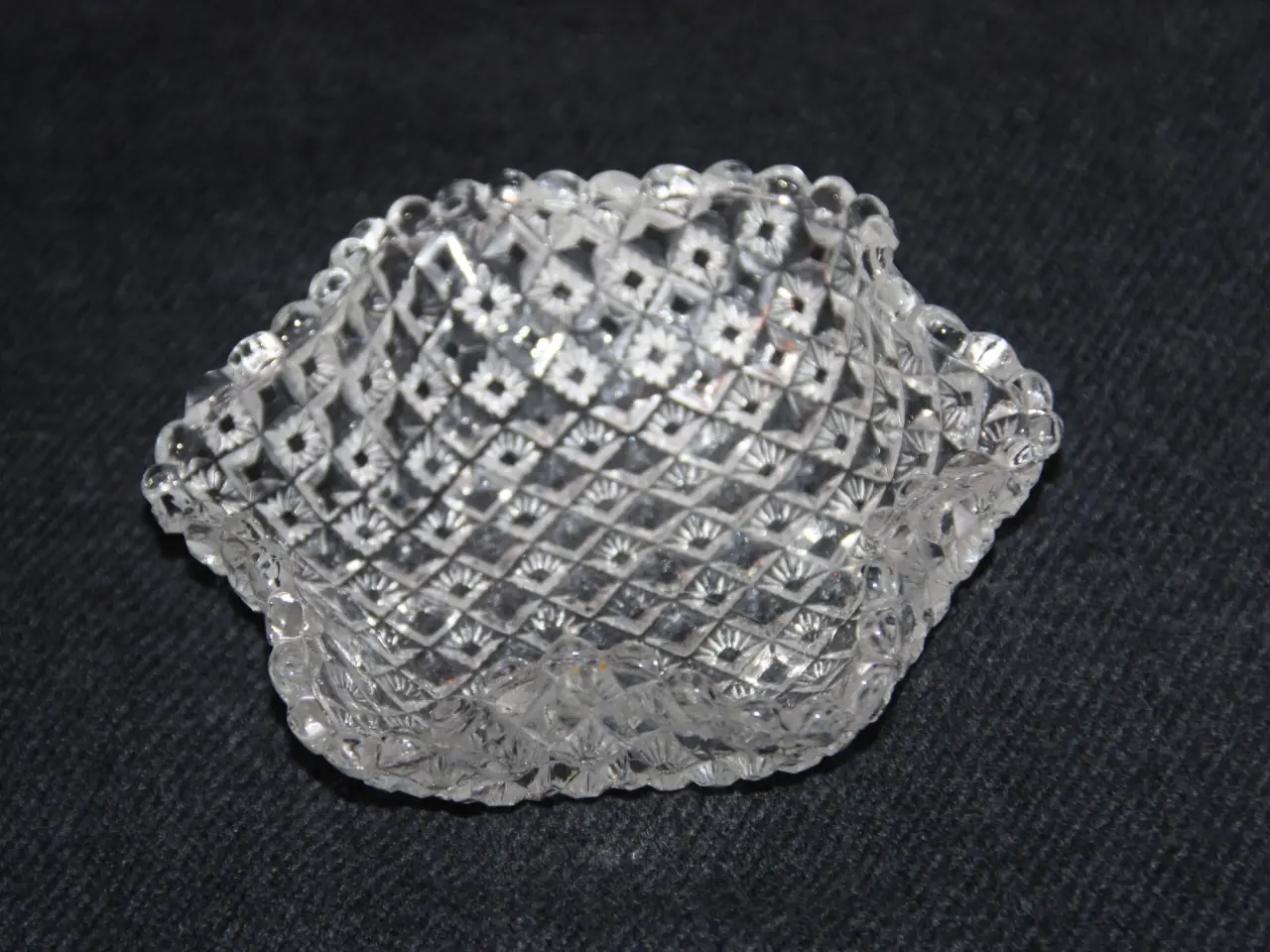 Billede 4 - Glas fad facetslebne 4kanter diam. 27 cm