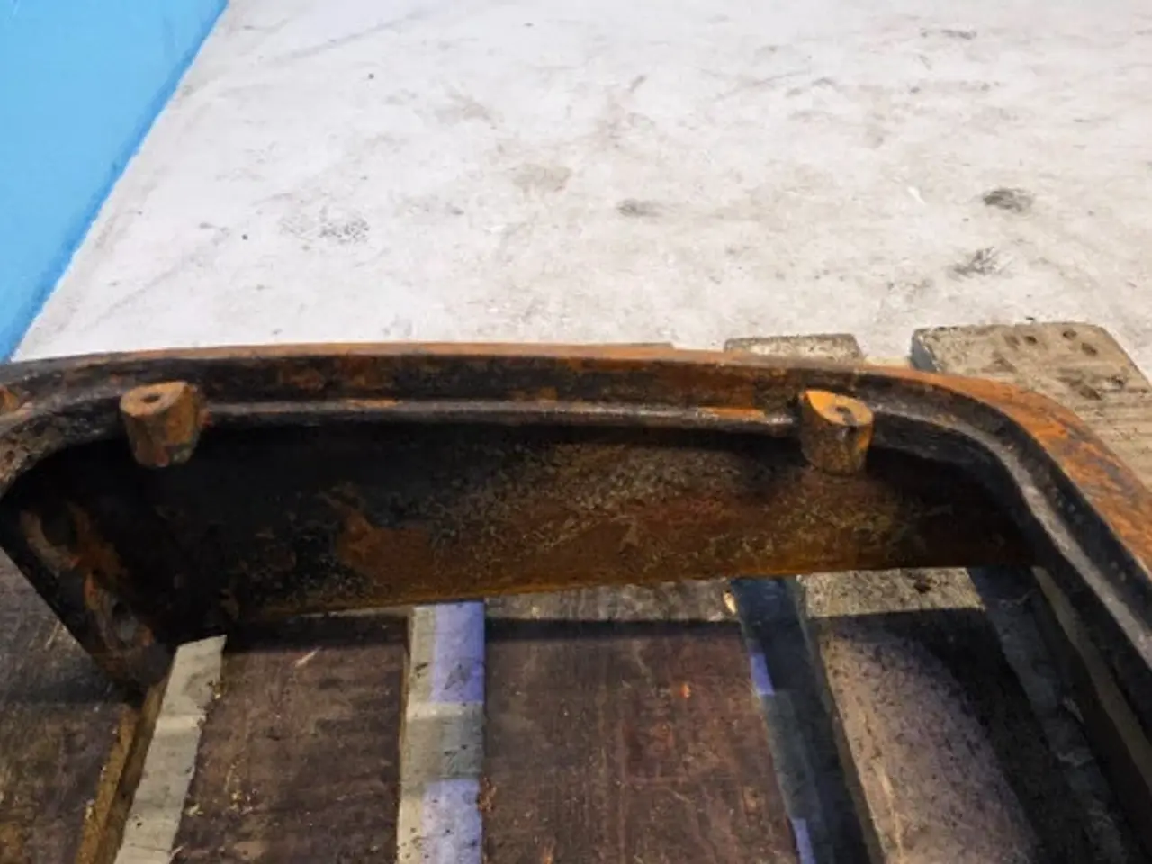 Billede 6 - New Holland LB115B Hjelmplade 87325160
