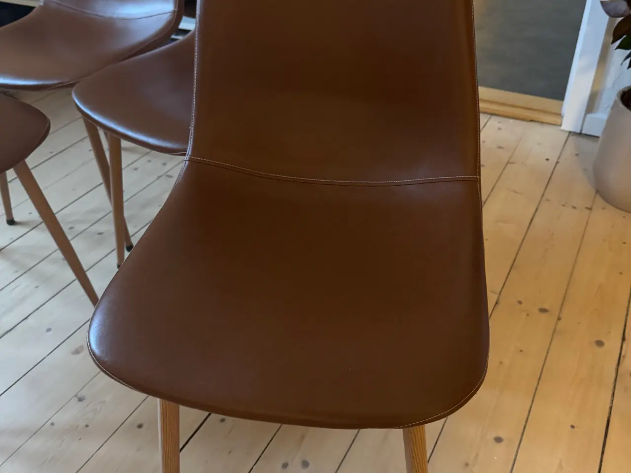 Billede 2 - Jysk Jonstrup stole
