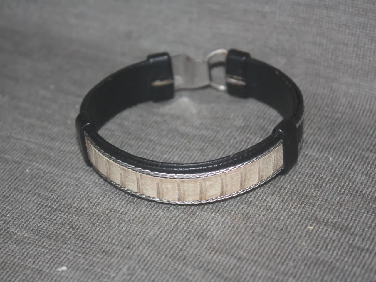 Billede 2 - Læder armbånd 3 stk.