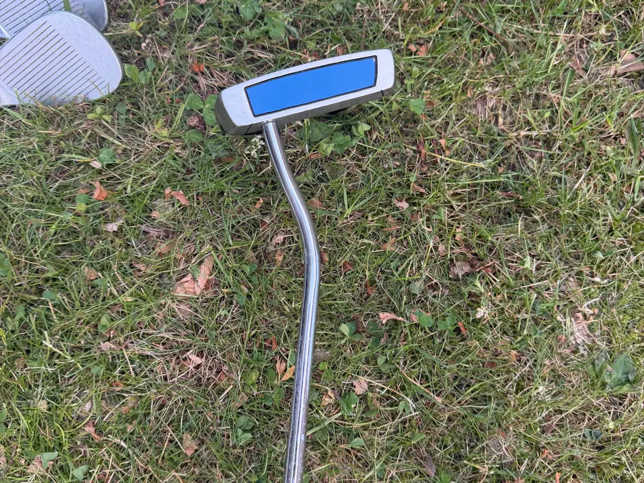 Billede 5 - Titleist golfbag med jernsæt, hybrid og putter