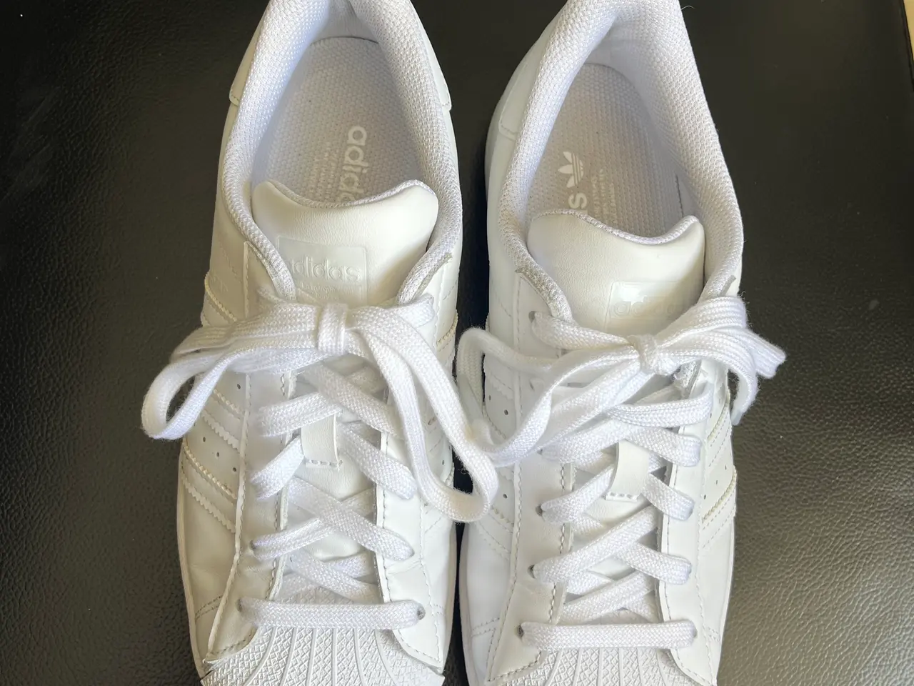 Billede 2 - Adidas Superstar sko, brugt en gang, str 38