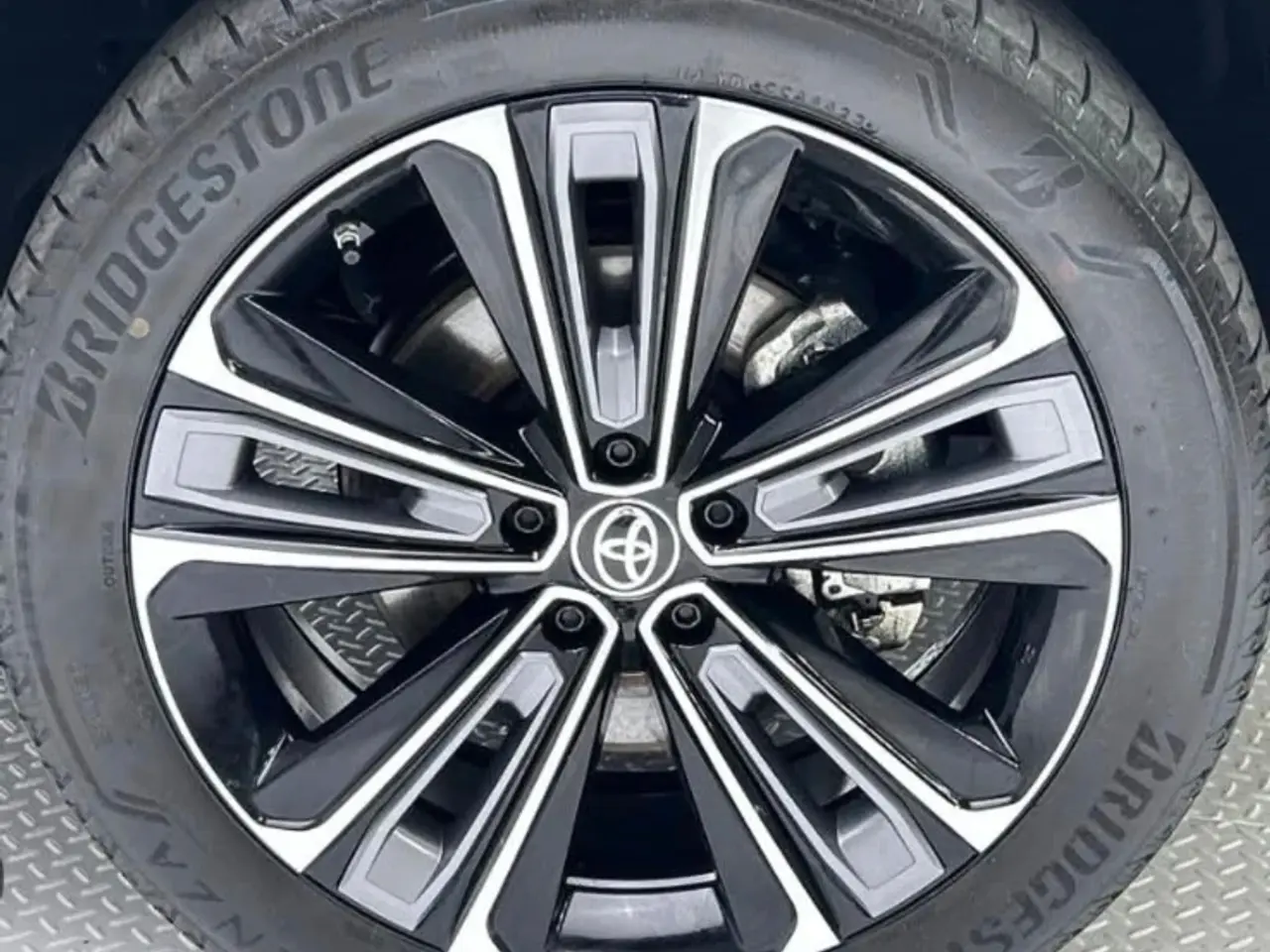 Billede 1 - Toyota BZ4X R20 sommerdæk