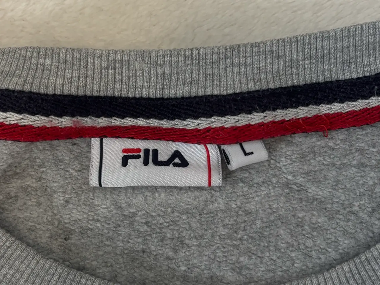 Billede 2 - Fila Klassisk Grå Sweatshirt