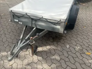 Nysynet trailer skal ha ny ejer nu b