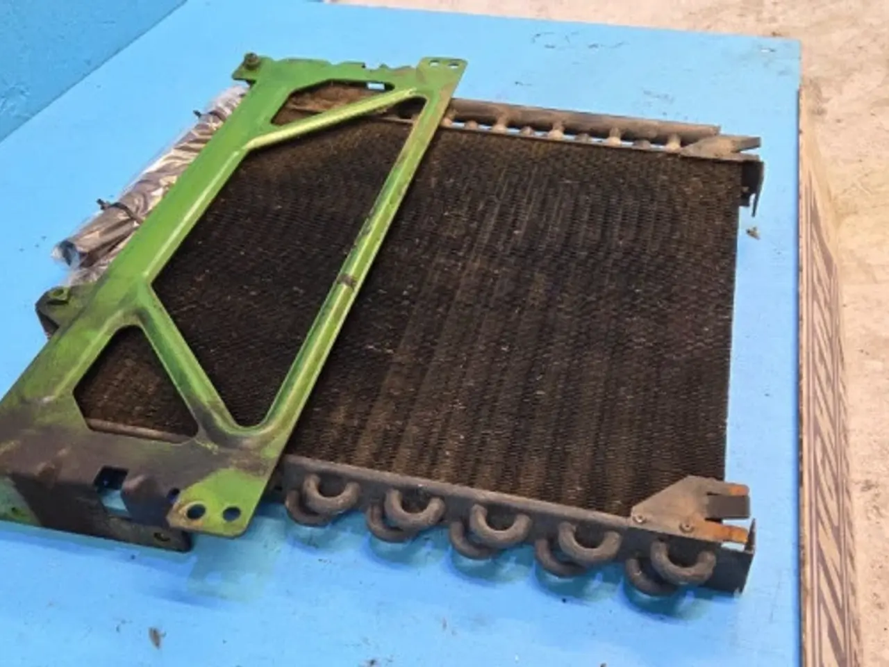 Billede 5 - John Deere 6300 Oliekøler AL119566