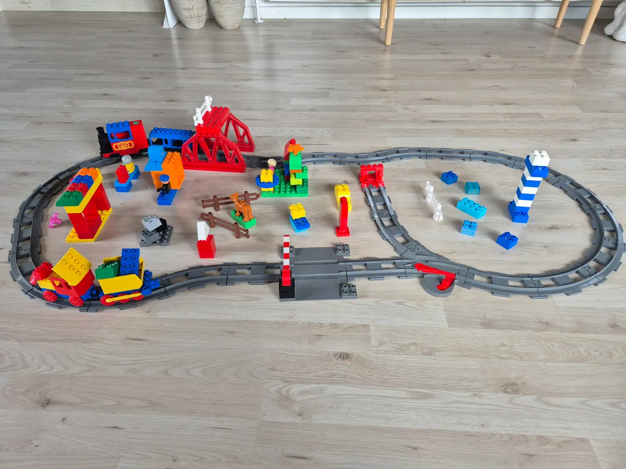 Billede 4 - Duplo Elektrisk Togbane, Batteritog, Togvogne, Bom