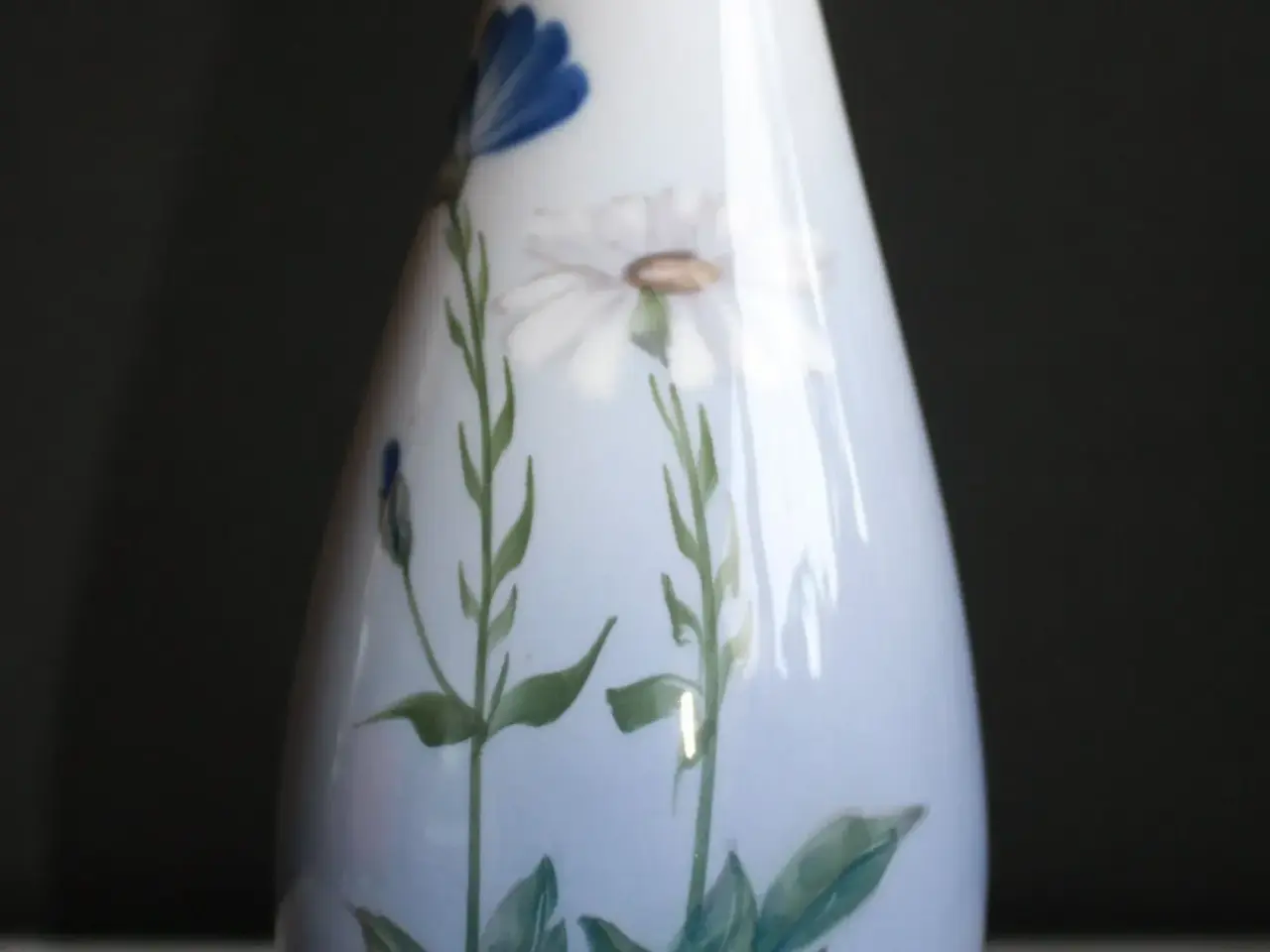 Billede 7 - Vase med blomster fra Royal Copenhagen 500 kr.