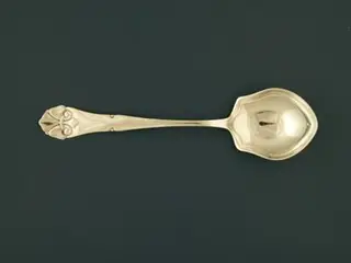 Fransk Lilje Grødske 24 cm.