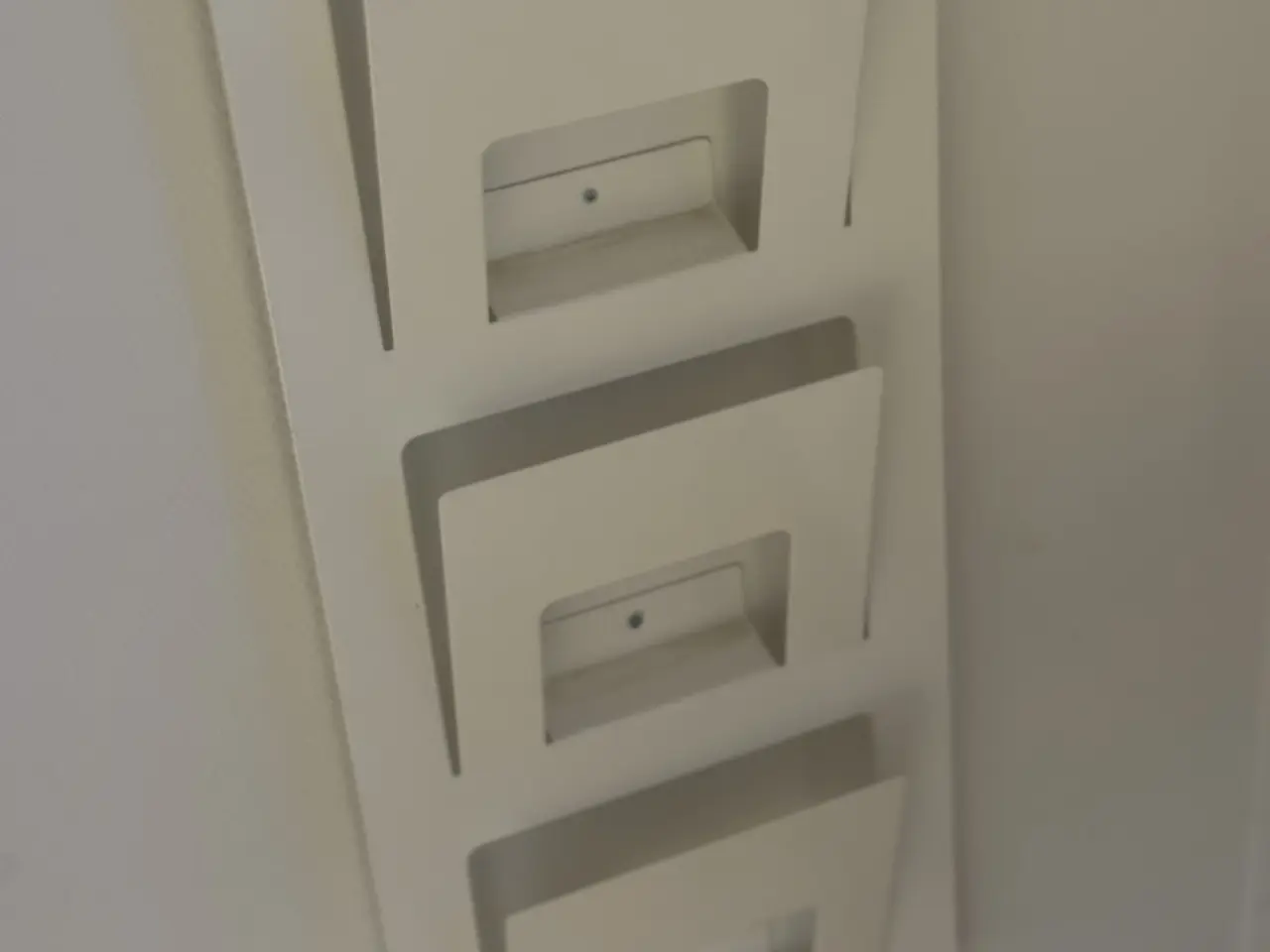 Billede 2 - Ikea Blad/Magasinholder i hvid