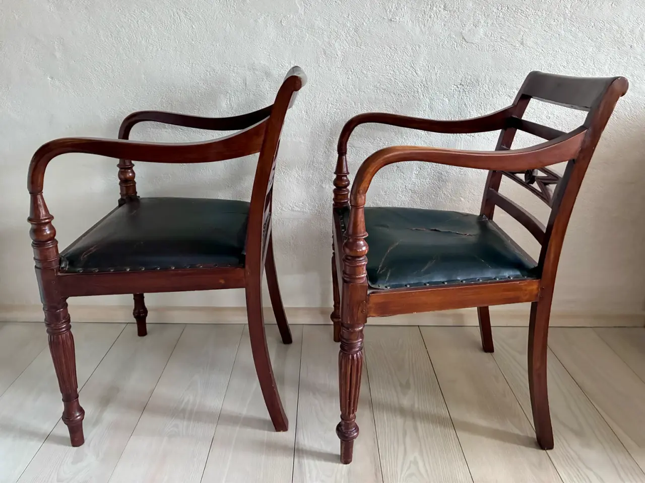 Billede 4 - 2 vintage teak / mahogni armstole m/ lædersæde