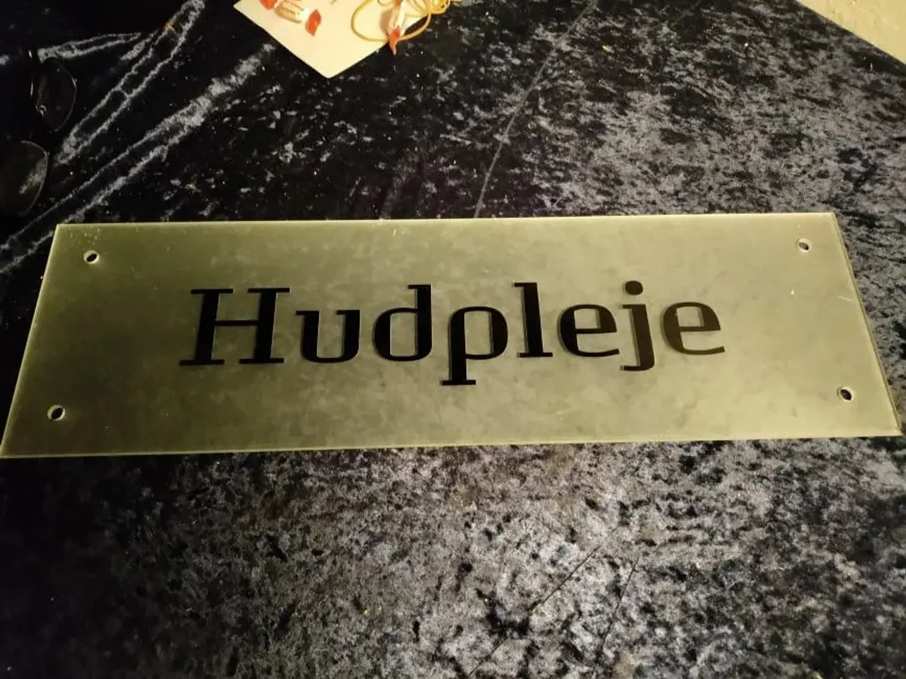 Billede 1 - glasskilt med hudpjele