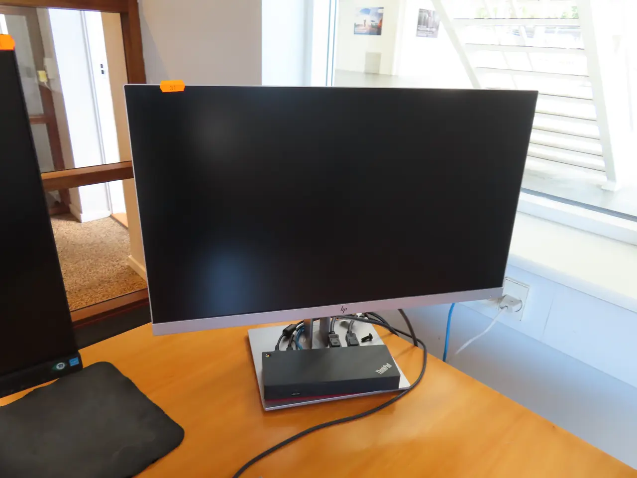 Billede 5 - 2 stk. Computerskærme PHILIPS 346B, HP E233 samt dockingstation LENOVO