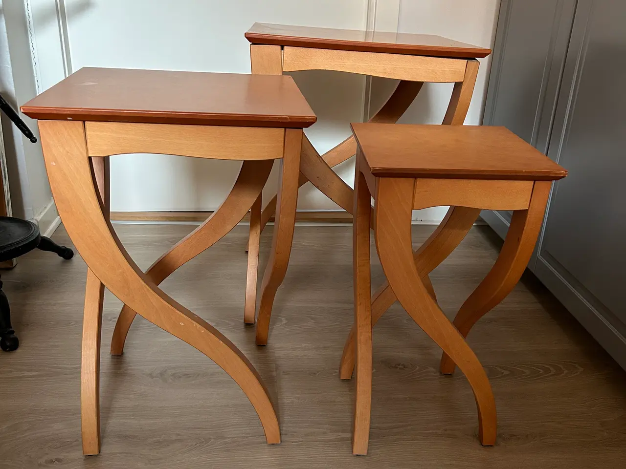Billede 2 - Reserveret - Små borde som kan stables