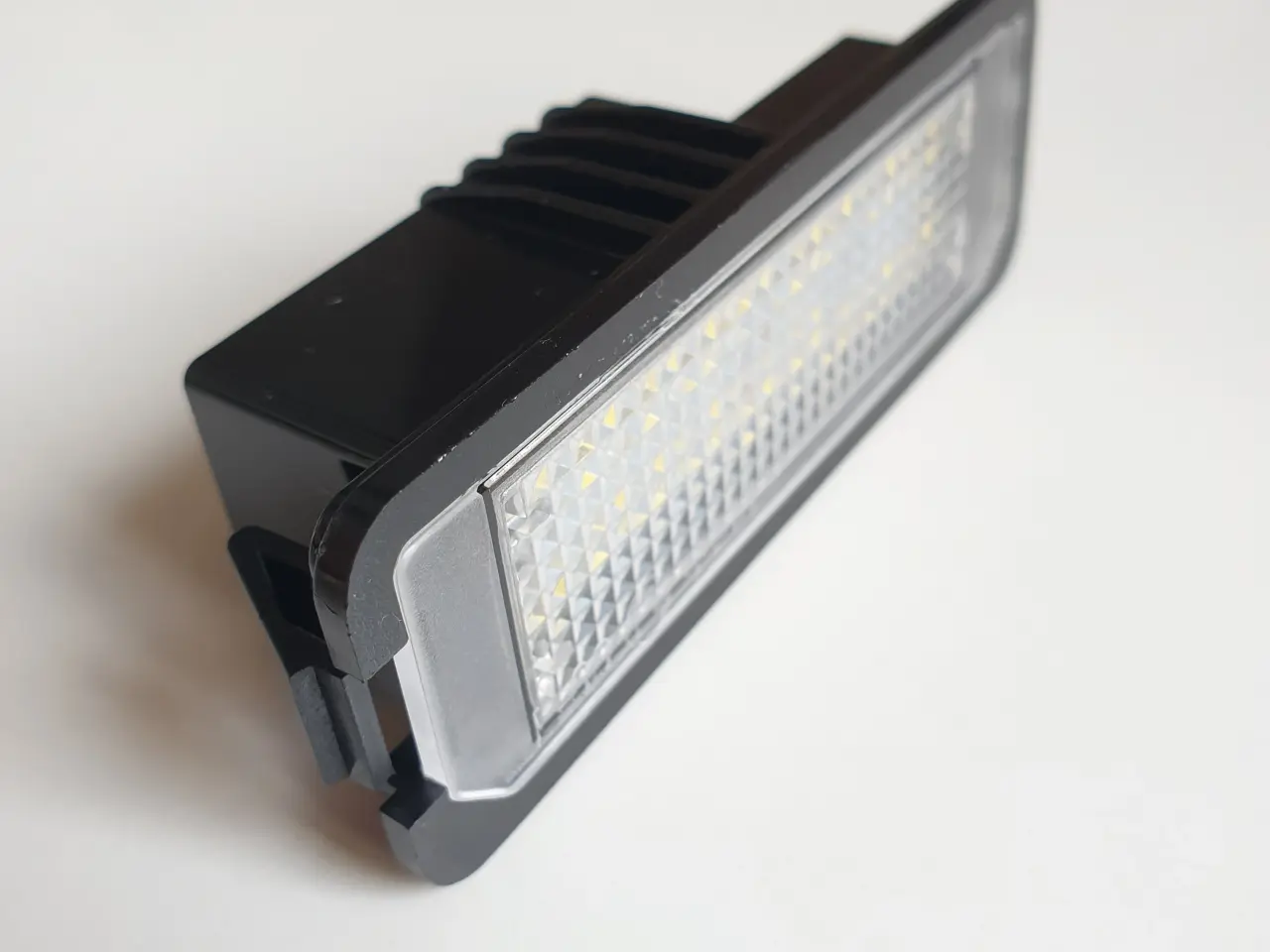 Billede 5 - NY! 36 LED Nummerpladelys 6000K / Hvid KOLD