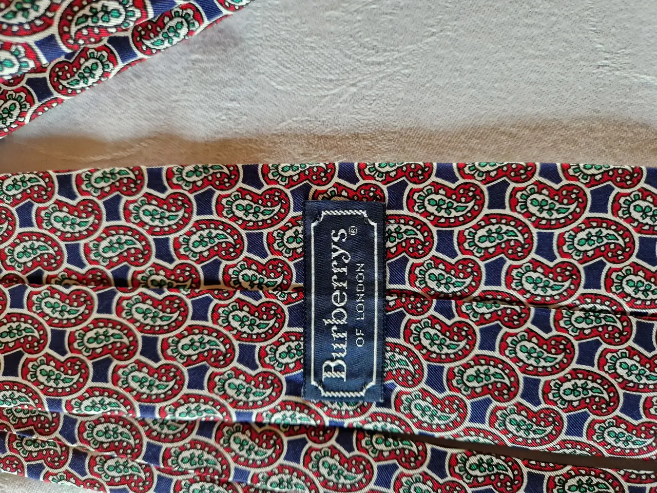 Billede 2 - Burberrys of London slips 100 % Pure silke.