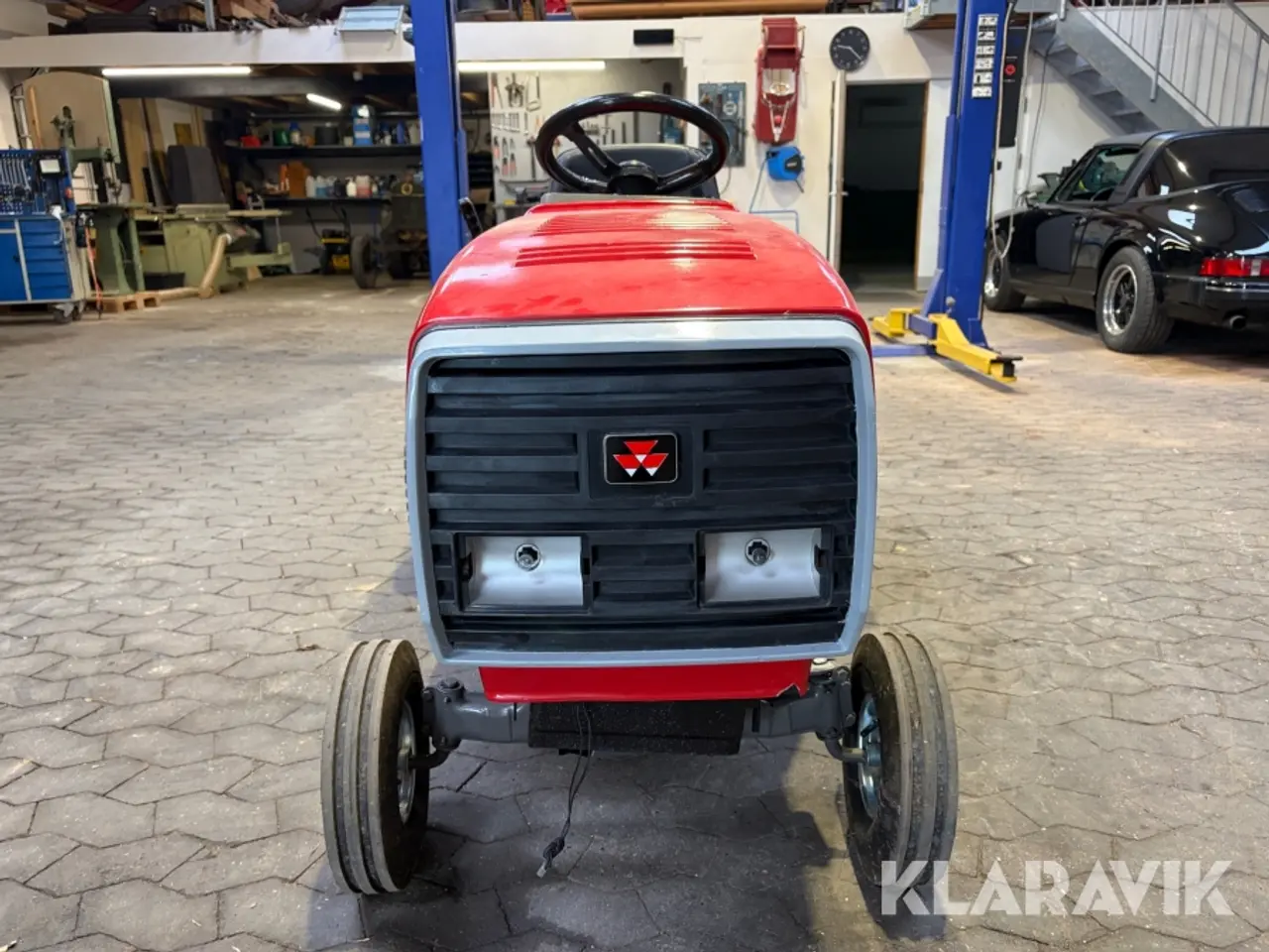 Billede 9 - Redskabsbærer Massey-Ferguson 30-17 med kost