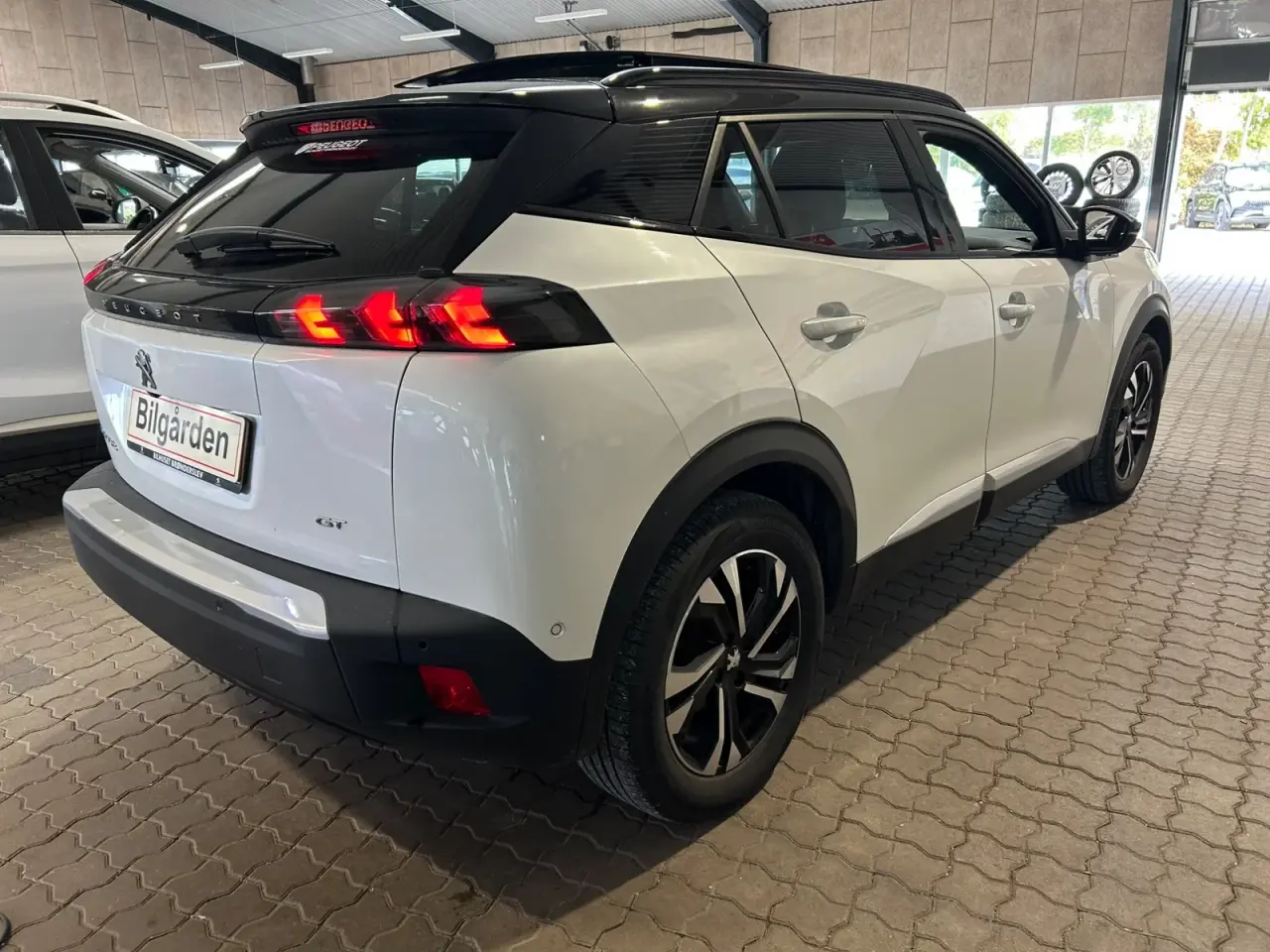 Billede 4 - Peugeot e-2008 50 GT Sky