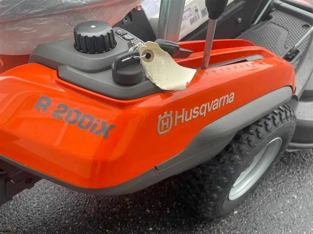 Billede 2 - Husqvarna R200IX Inkl. lader og 103cm klippebord