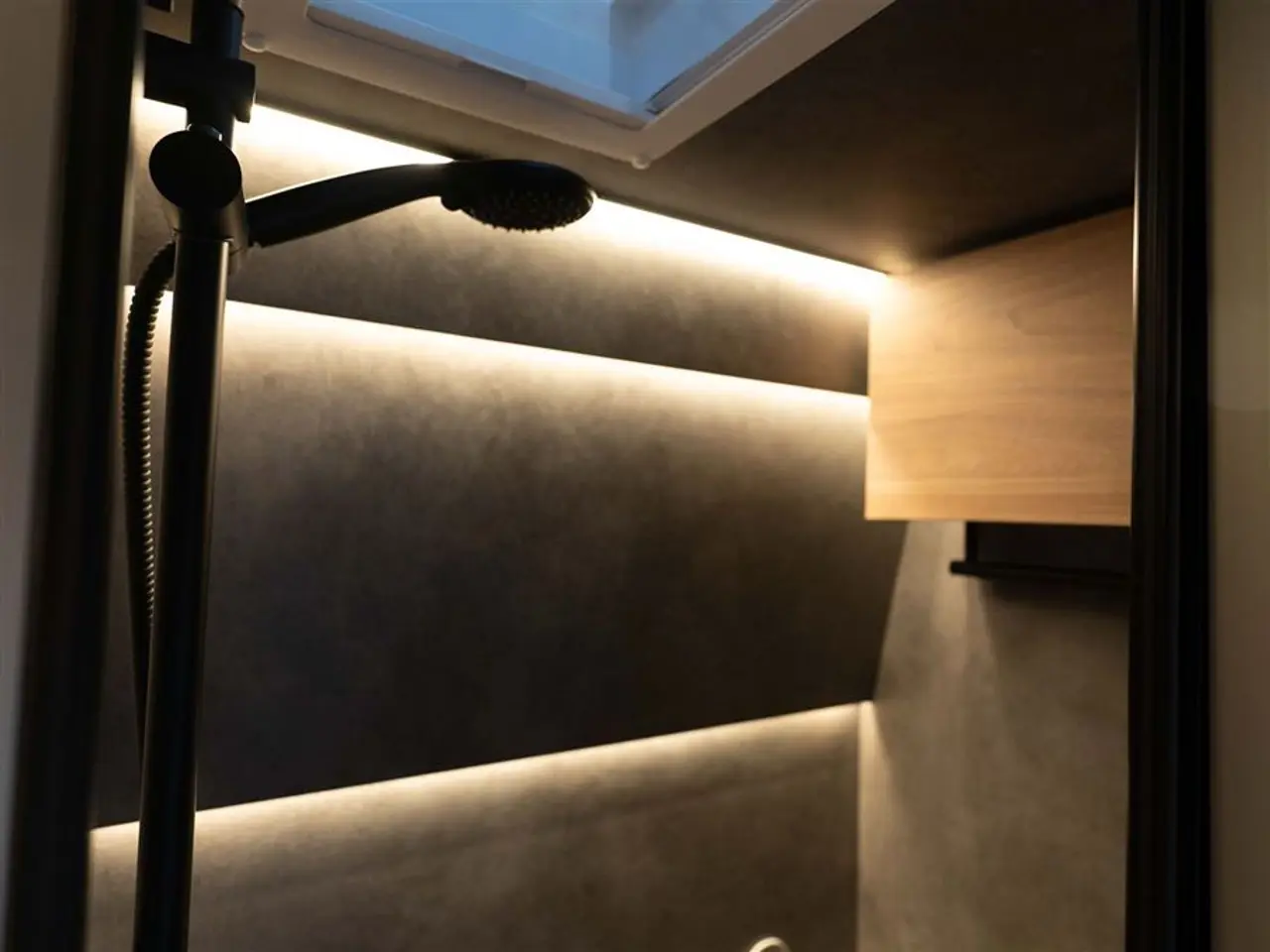 Billede 23 - 2027 - Nomade Nation Space S STEALTH VAN MED LOUNGE I SKANDINAVISK DESIGN