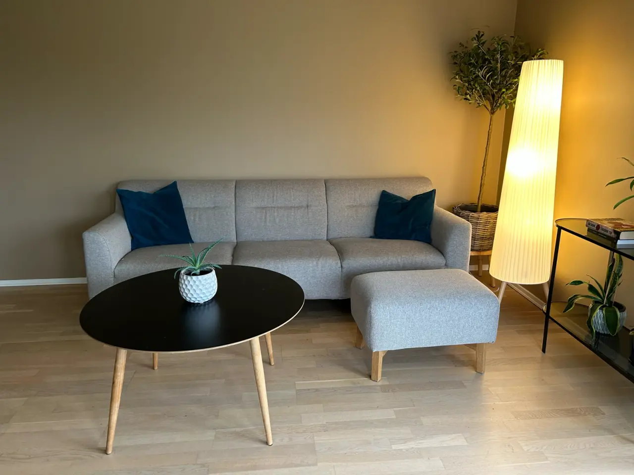 Billede 2 - 3-pers sofa med puff