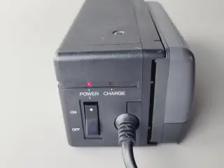 ⭐️· 📷 JVC Oplader & Batteri (AA-V2EG / BN-V5GU)