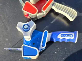 Tape dispenser