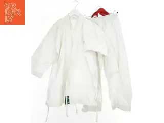 Judo gi med bælte (str. 152)