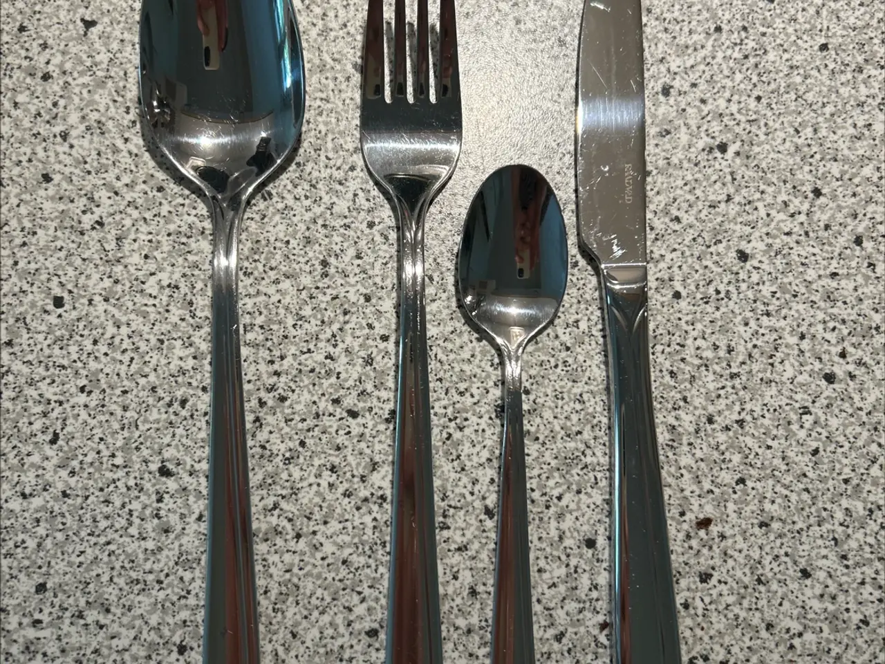 Billede 1 - 8 kuverter Raadvad Lilje