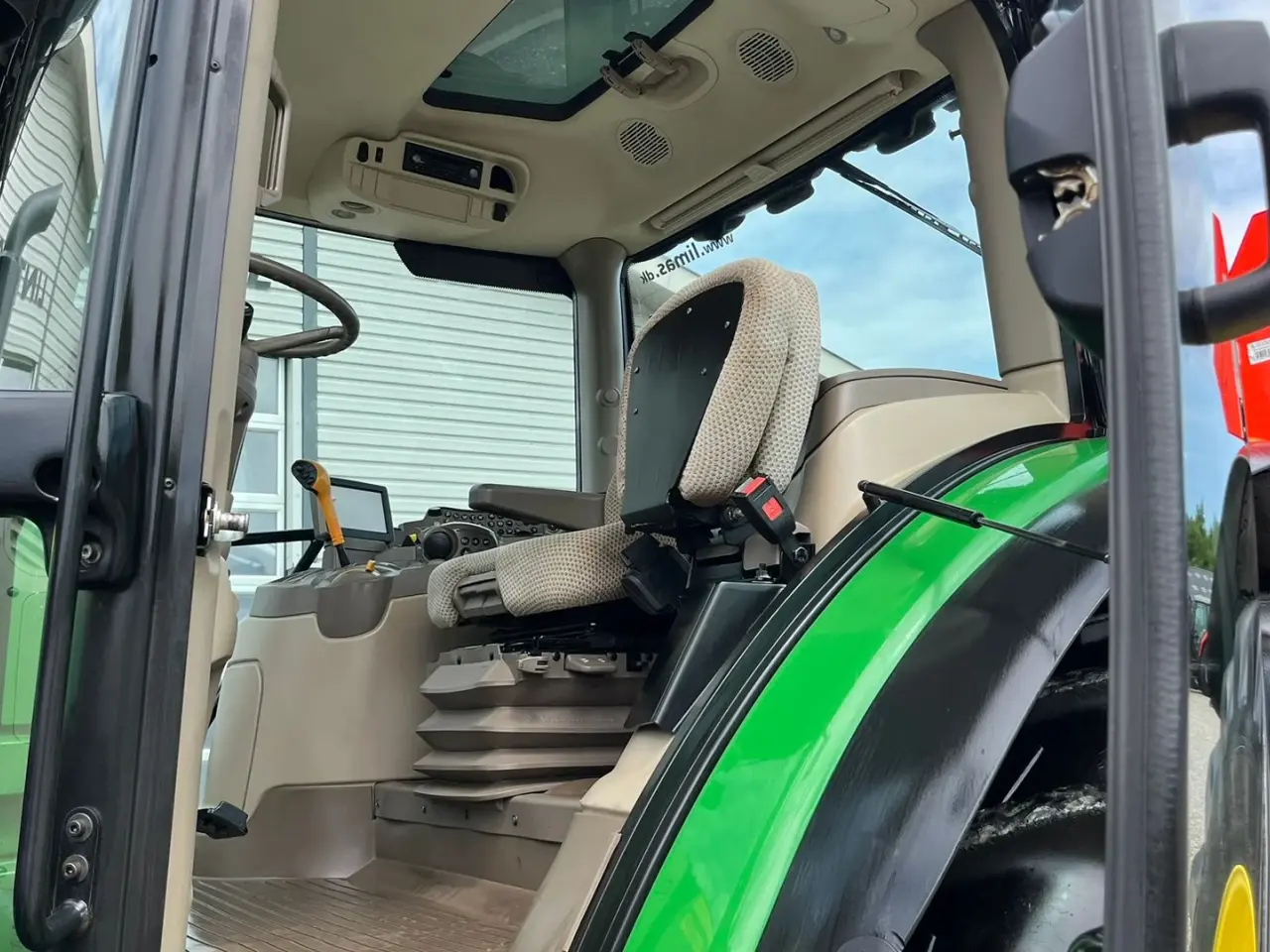 Billede 4 - John Deere 6135R Krybegear, frontlift, TLS Affjedret foraksel og affjedret kabine samt luft anlæg