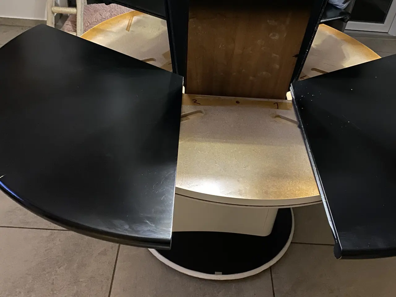 Billede 11 - Design bord og 8 stoler