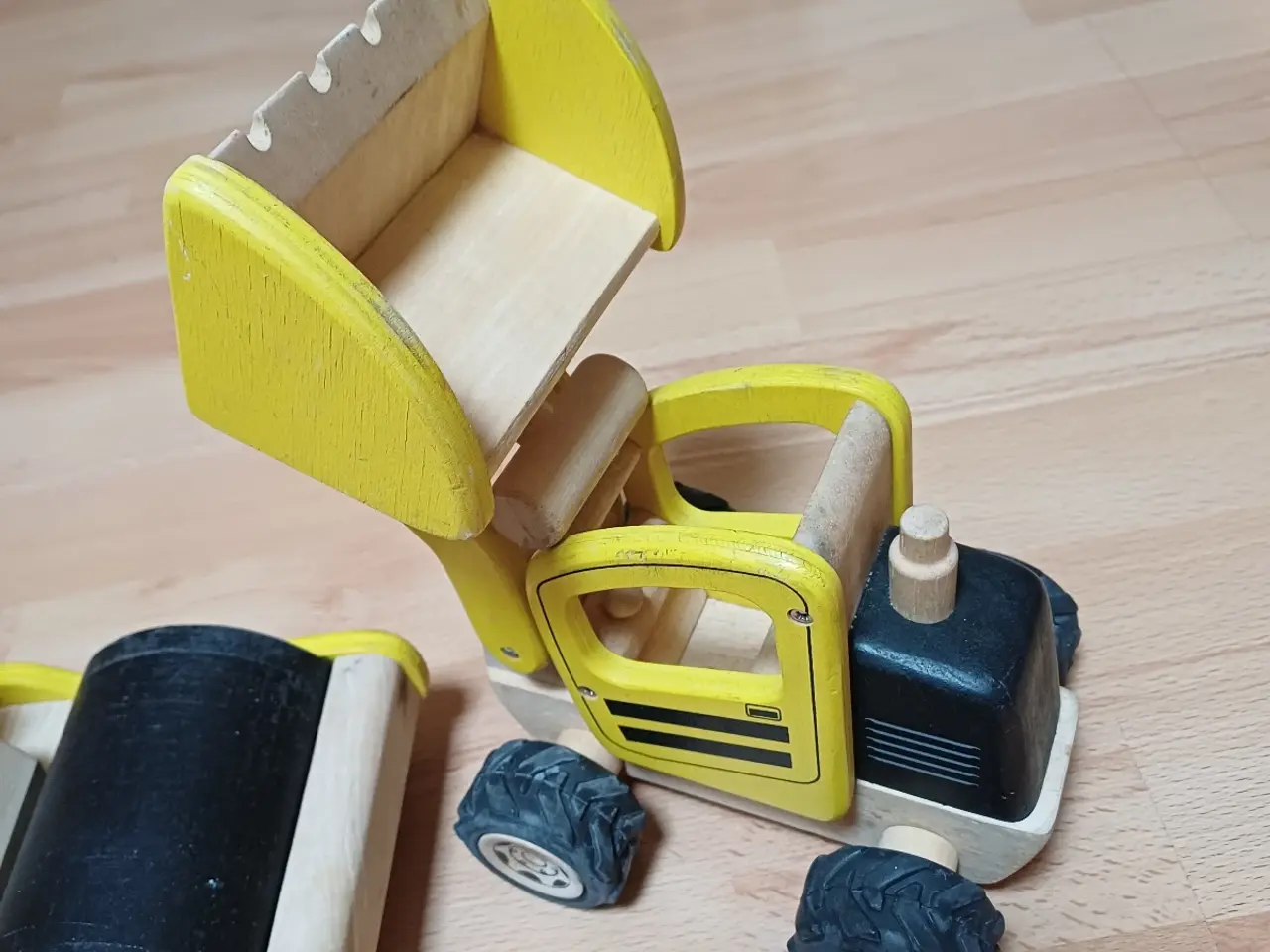 Billede 3 - Træ arb, biler pintoy