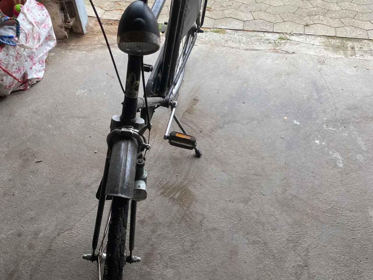 Billede 1 - Sort herrecykel med 3 gear, 28” stel og lås
