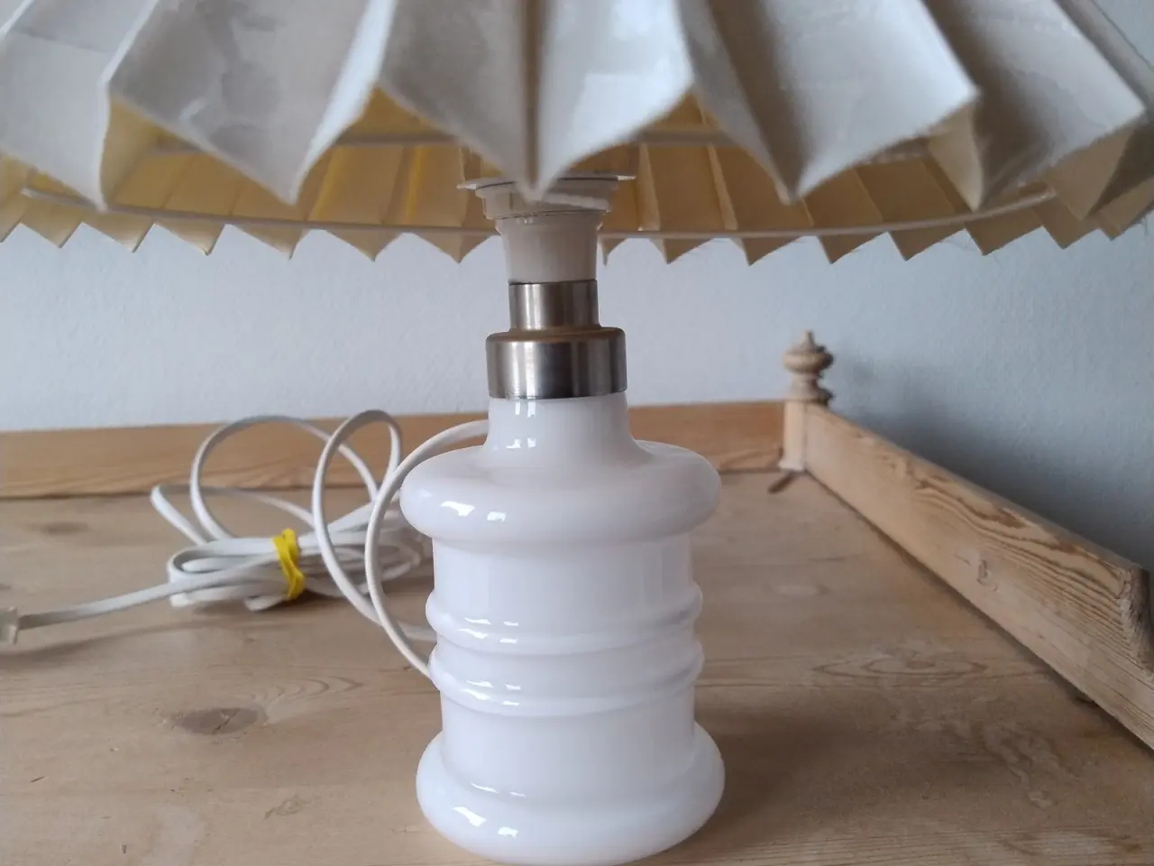 Billede 2 - Hvid Apoteker Holmegård bordlampe
