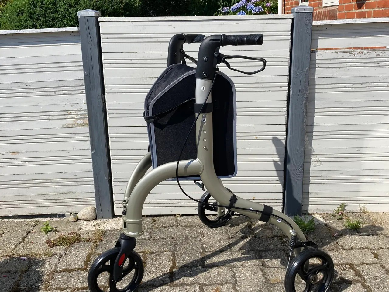 Billede 1 - 3-hjulet rollator, letvægts