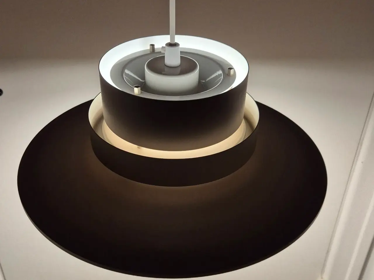 Billede 1 - Smuk Carl Thore-pendel i brun og beige
