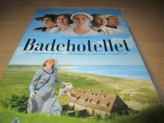 BADEHOTELLET. BYD. Sæson. 3.