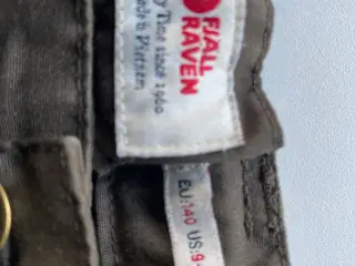 Fjäll raven bukser sælges