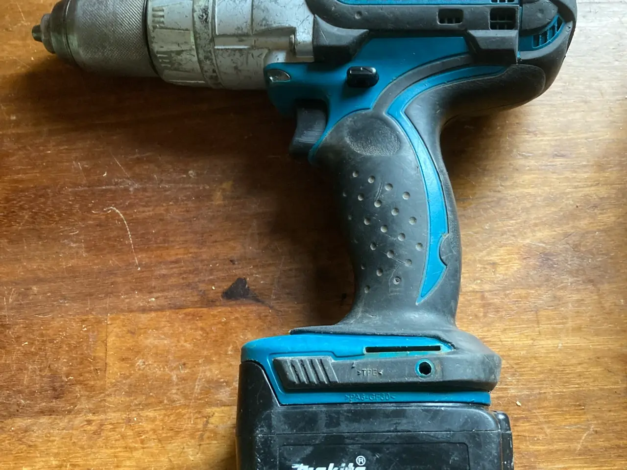 Billede 1 - Makita boremaskine, 18v med 14,4v batteri +oplader