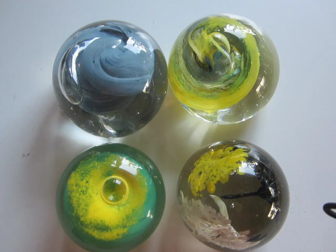 Billede 3 - 4 rigtig fine glas Brevpressere samlet pris
