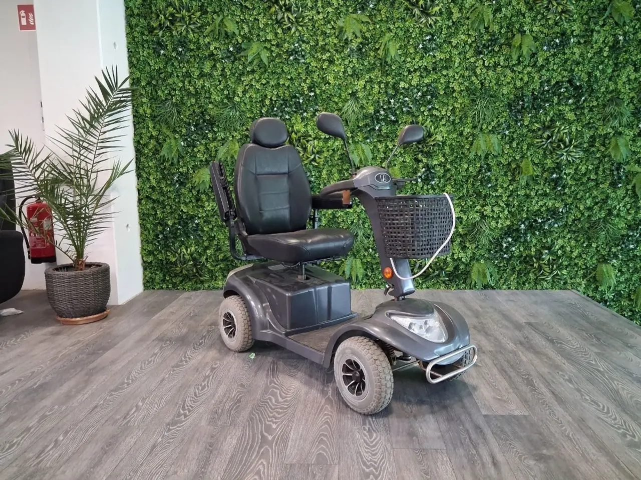 Billede 1 - LM-500 grå