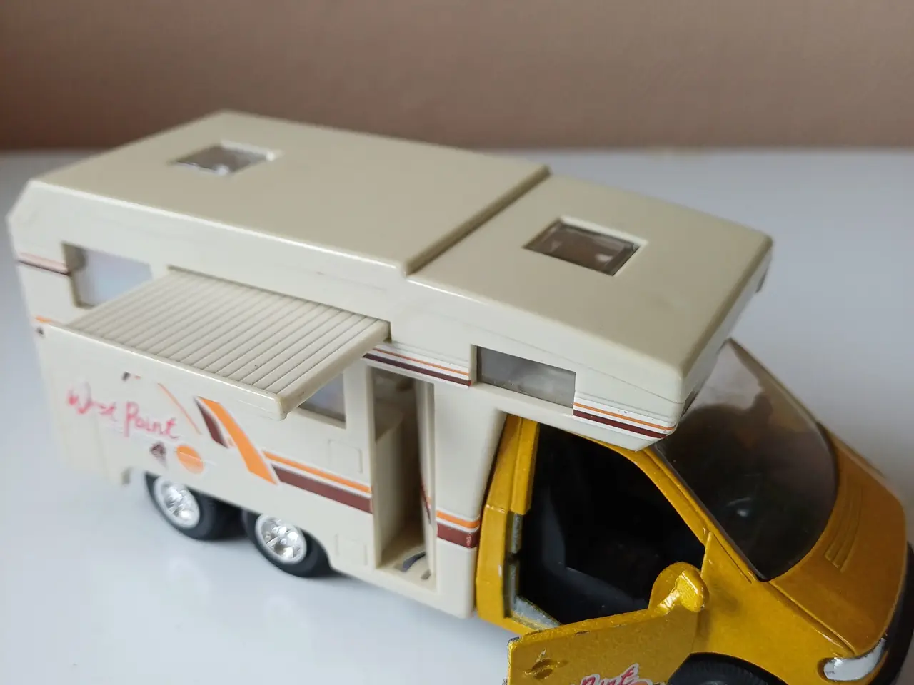 Billede 4 - Autocamper mrk. West Point - gul og hvid modelbil