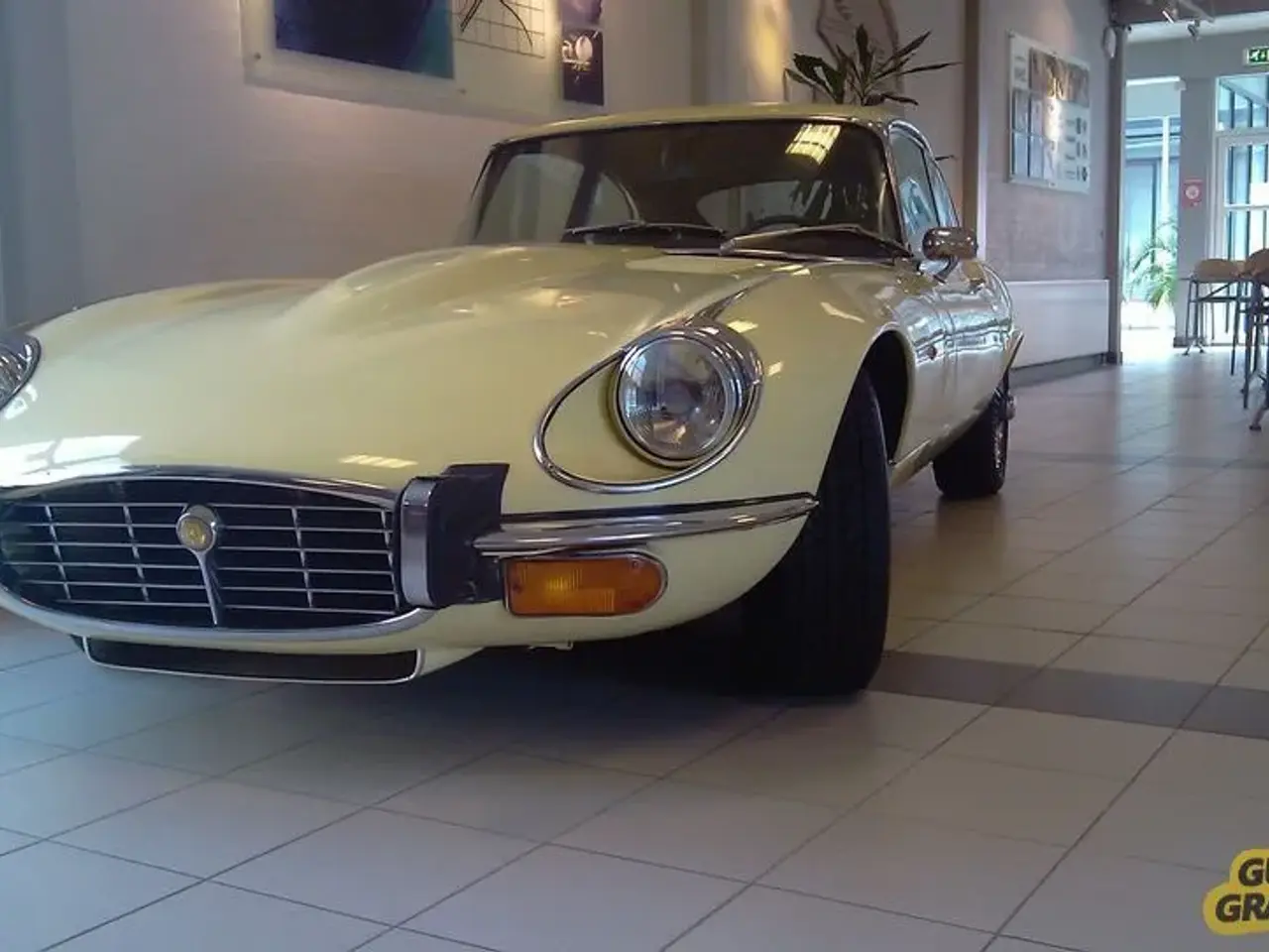Billede 2 - The Most Wanted Car in the World Jaguar E-Type V12