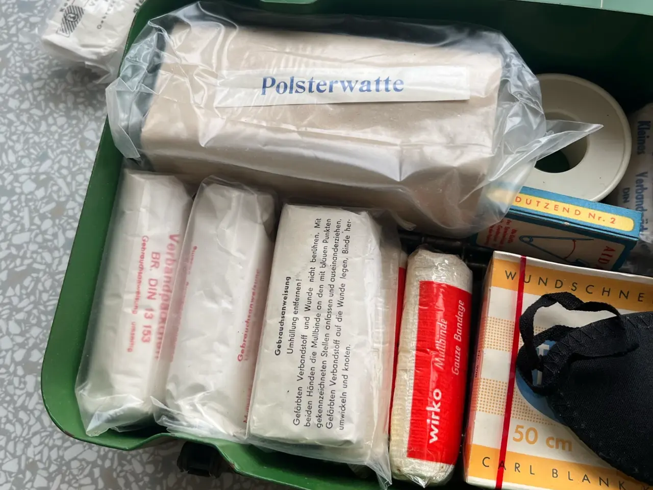 Billede 7 - Retro/vintage medicinkasse