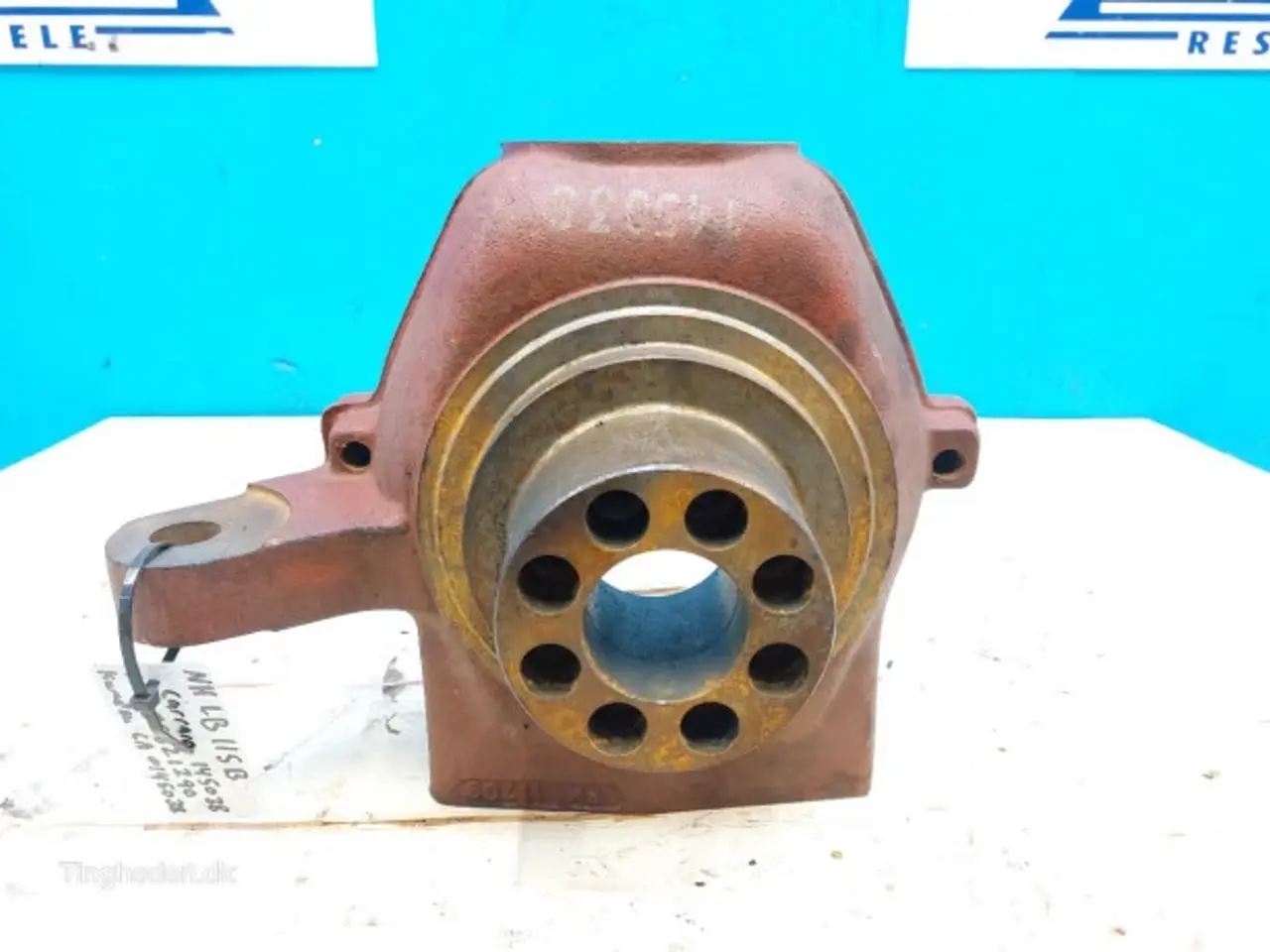 Billede 2 - New Holland LB115B Styrespindel Hus 85821290