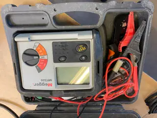 Isolations tester MEGGER MIT320