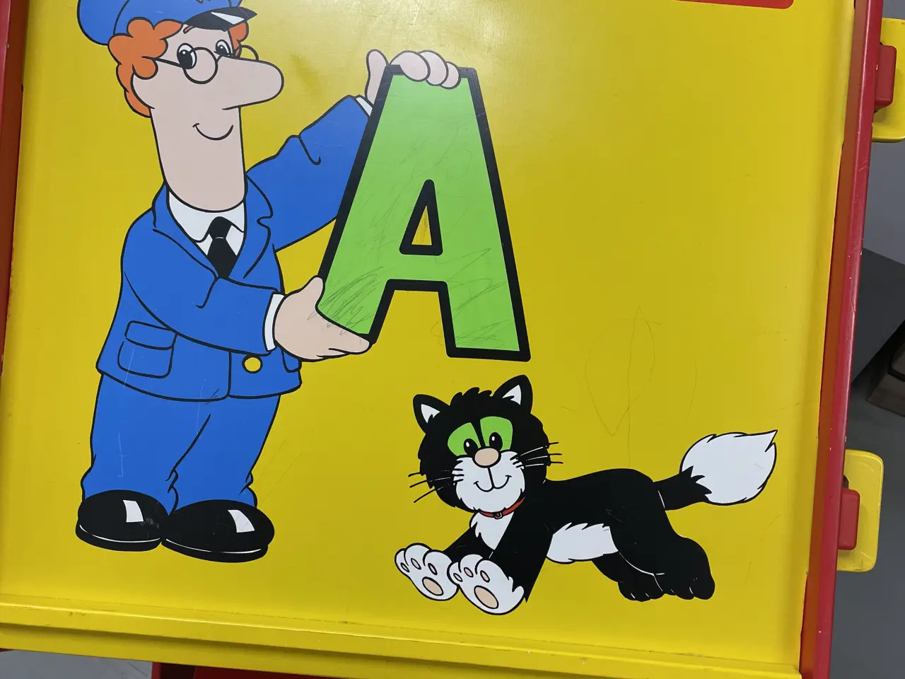 Billede 3 - Bord, stol og tavle med Postmand Per